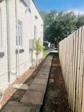411 SW 19th St, Unit 2 in Fort Lauderdale, FL - Building Photo - Building Photo