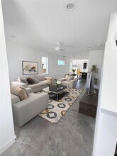 1191 Sarabeth Way in Austin, TX - Foto de edificio - Building Photo