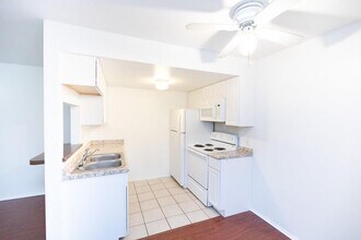 710 E Dean Keeton St in Austin, TX - Building Photo - Building Photo