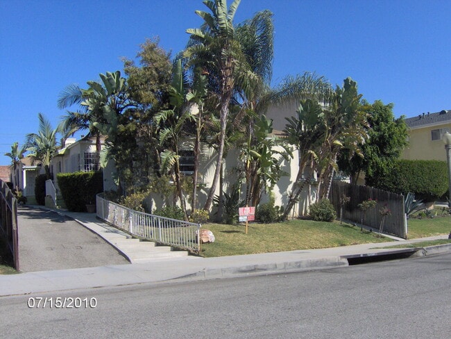 1222 S Dunsmuir Ave
