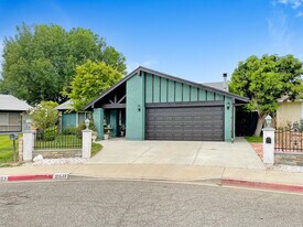 2611 Willow Ct in Simi Valley, CA - Building Photo