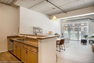 3670 Woodward Ave in Detroit, MI - Building Photo - Building Photo