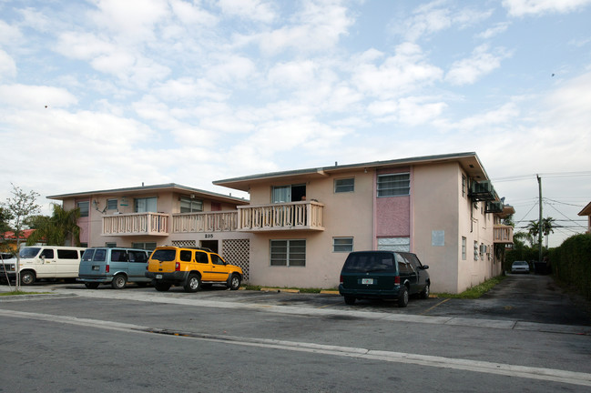 55 W 7th St in Hialeah, FL - Building Photo - Building Photo