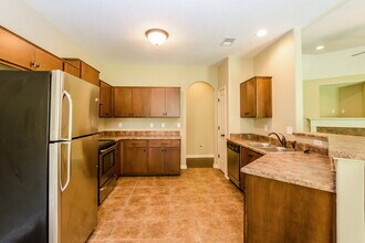 5009 Forest Oasis Ln in Memphis, TN - Foto de edificio - Building Photo