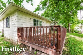 38 Crestview Dr in Greenwood, IN - Building Photo - Building Photo