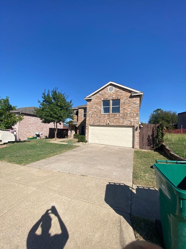 1220 Crabtree Ct in Cedar Hill, TX - Building Photo - Building Photo