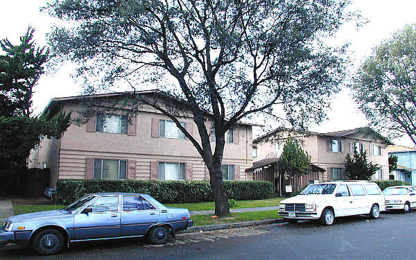 1077 Topaz Ave in San Jose, CA - Building Photo - Building Photo