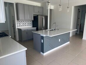 5115 Los Robles Ct in Palmetto, FL - Building Photo - Building Photo