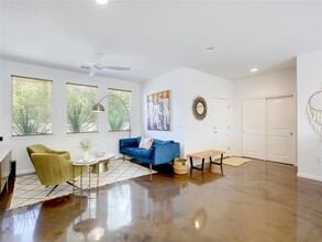 1009 Matthews Ln in Austin, TX - Building Photo - Building Photo