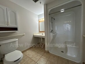 180 Poppe Dr in Scribner, NE - Foto de edificio - Building Photo