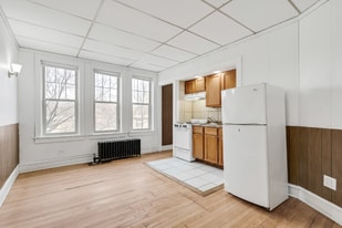 1440 W Howard St, Unit Apt. 17 in Chicago, IL - Building Photo