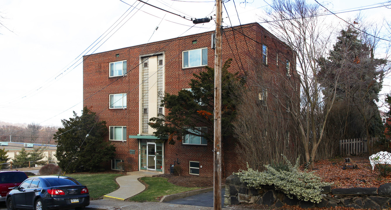 Townley Manor in Pittsburgh, PA - Foto de edificio