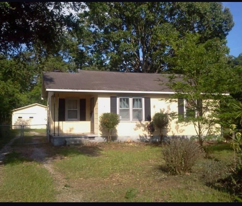 5610 Blackwell Ave in North Charleston, SC - Building Photo