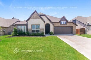 1617 Whispering Trail Dr in Waxahachie, TX - Building Photo
