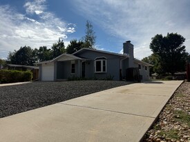 521 Alpine St in Longmont, CO - Building Photo