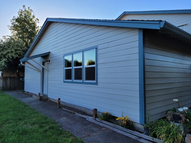 1045 S Jasper St, Unit #a