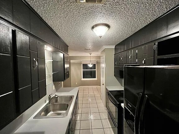 1204 S Cedar St in Brownfield, TX - Foto de edificio - Building Photo