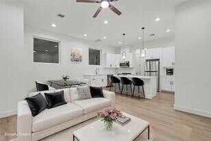 203 Danna Ln in Houston, TX - Building Photo