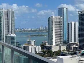 3301 NE 1st Ave, Unit Four Midtown in Miami, FL - Building Photo - Building Photo