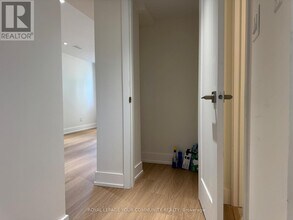 145 Harrison Dr in Newmarket, ON - Building Photo - Building Photo