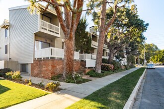 1801-1813 Barry Ave in Los Angeles, CA - Building Photo - Primary Photo