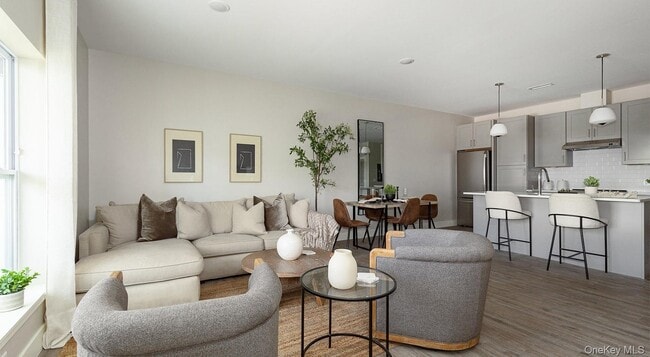 7 Hudson W Dr in Marlboro, NY - Building Photo - Building Photo