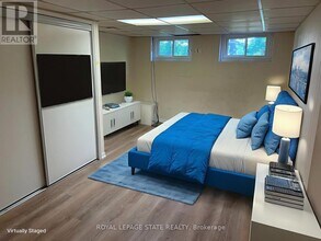 3 Cambria Ct in Hamilton, ON - Building Photo - Building Photo