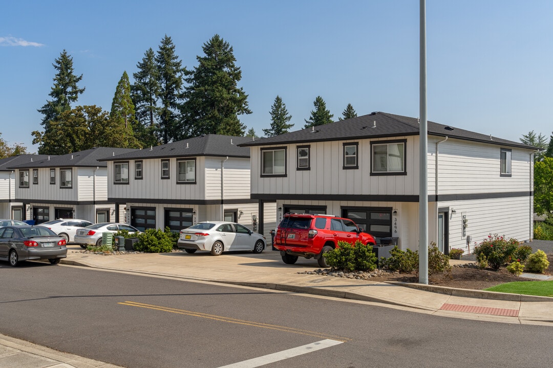 Magnolia 36 in Salem, OR - Foto de edificio