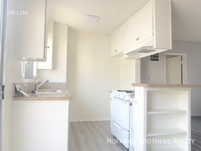 1642 Barry Ave in Los Angeles, CA - Building Photo - Building Photo