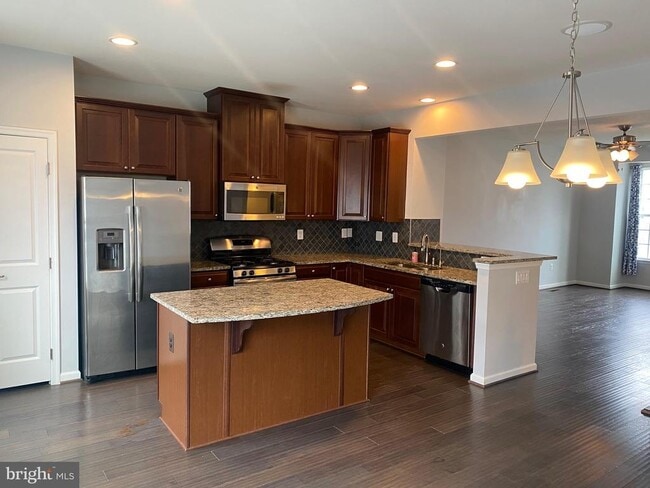 property at 105 Chamomile Ct