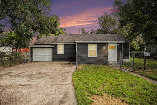 property at 812 7th St N