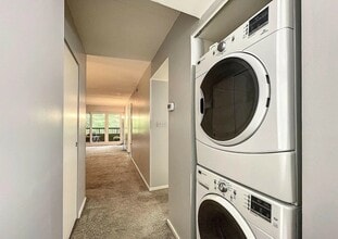 11633 Sun Cir Way in Columbia, MD - Building Photo - Building Photo