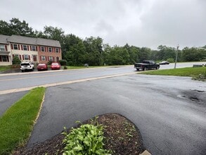 627 Rockwood Dr in Elizabethtown, PA - Building Photo - Building Photo