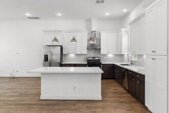 2718 McGowen St in Houston, TX - Building Photo - Building Photo