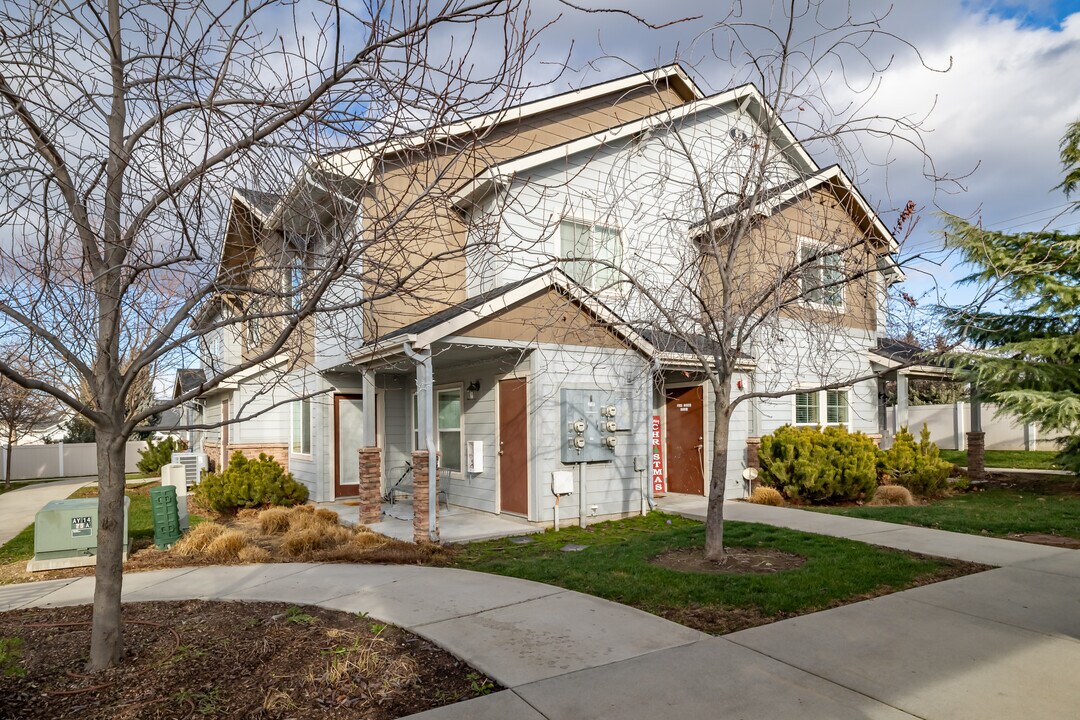 Settler's Villiage in Meridian, ID - Building Photo