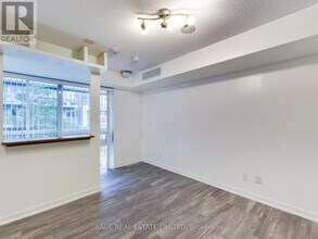 57-257 E Liberty St in Toronto, ON - Building Photo - Building Photo