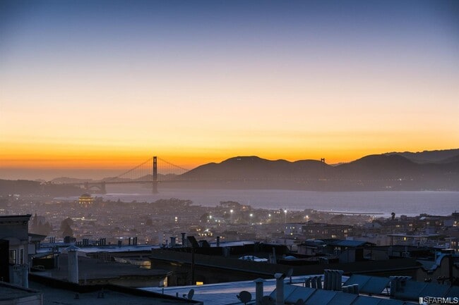 1266 Washington St in San Francisco, CA - Building Photo - Building Photo