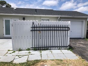 462 S Haverhill Rd in West Palm Beach, FL - Building Photo - Building Photo