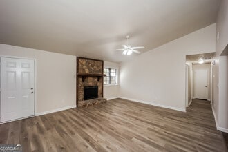 380 Fleming Ct in Jonesboro, GA - Building Photo - Building Photo