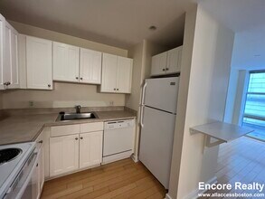 40 Boylston St, Unit 401 in Boston, MA - Building Photo - Building Photo