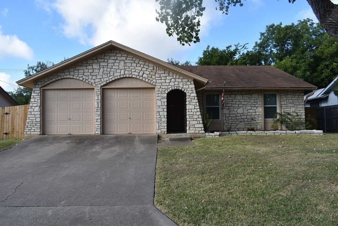 1229 Preswick Cir in Harker Heights, TX - Foto de edificio