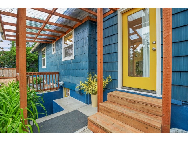 5318 SE Ogden St in Portland, OR - Building Photo - Building Photo