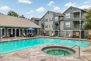 Park Hill Apartments in San Marcos, TX - Building Photo