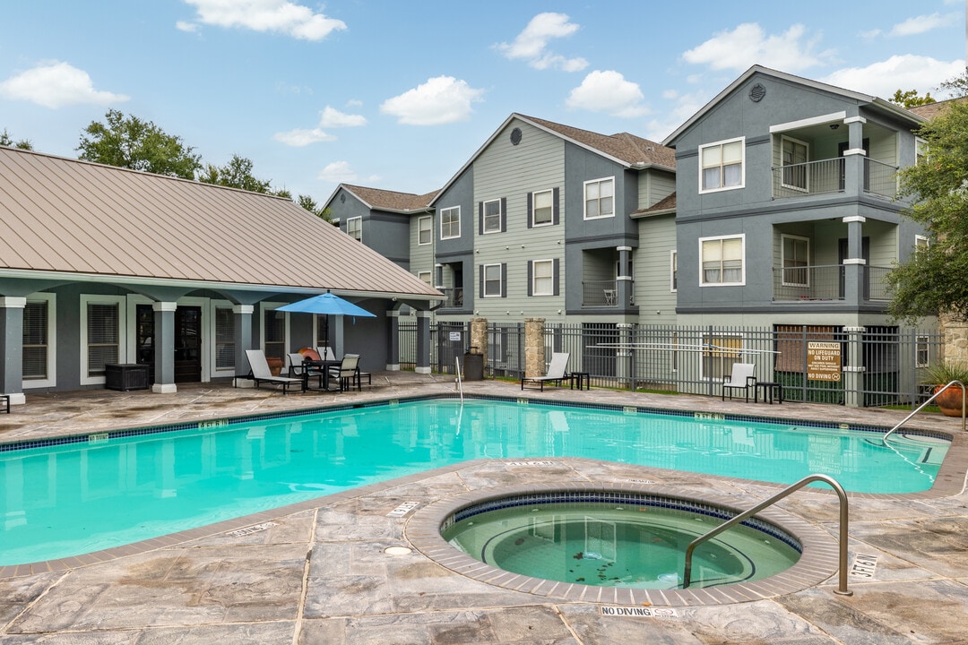 Park Hill Apartments in San Marcos, TX - Building Photo