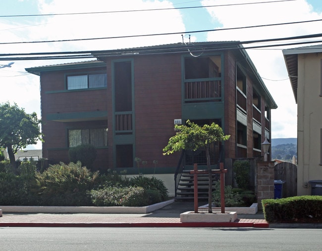 909 Grand Ave in South San Francisco, CA - Foto de edificio - Building Photo