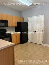 100 Campus Walk Trl in Elon, NC - Foto de edificio - Building Photo