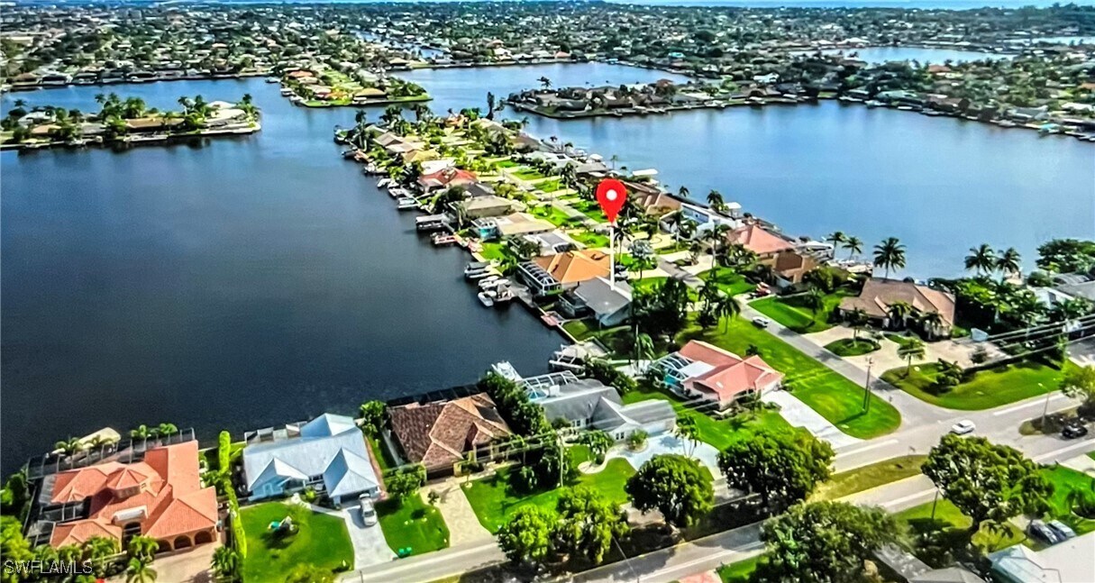 717 SW 49th Ln in Cape Coral, FL - Building Photo