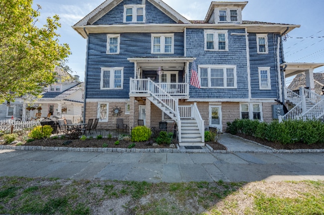 property at 637 Wesley Ave