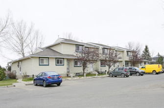 Airdrie Village Two in Airdrie, AB - Building Photo - Primary Photo