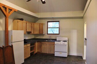 300 Budd Rd, Unit Cottage in Woodbourne, NY - Building Photo - Building Photo